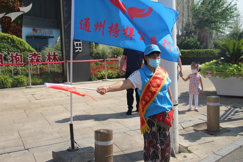 <strong>美女被艹射精和揉胸在线视频</strong>